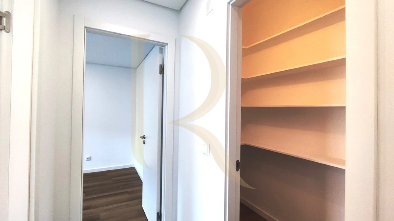 Apartamento T3 para Venda em Almada, Cova da Piedade, Pragal e Cacilhas Foto 13