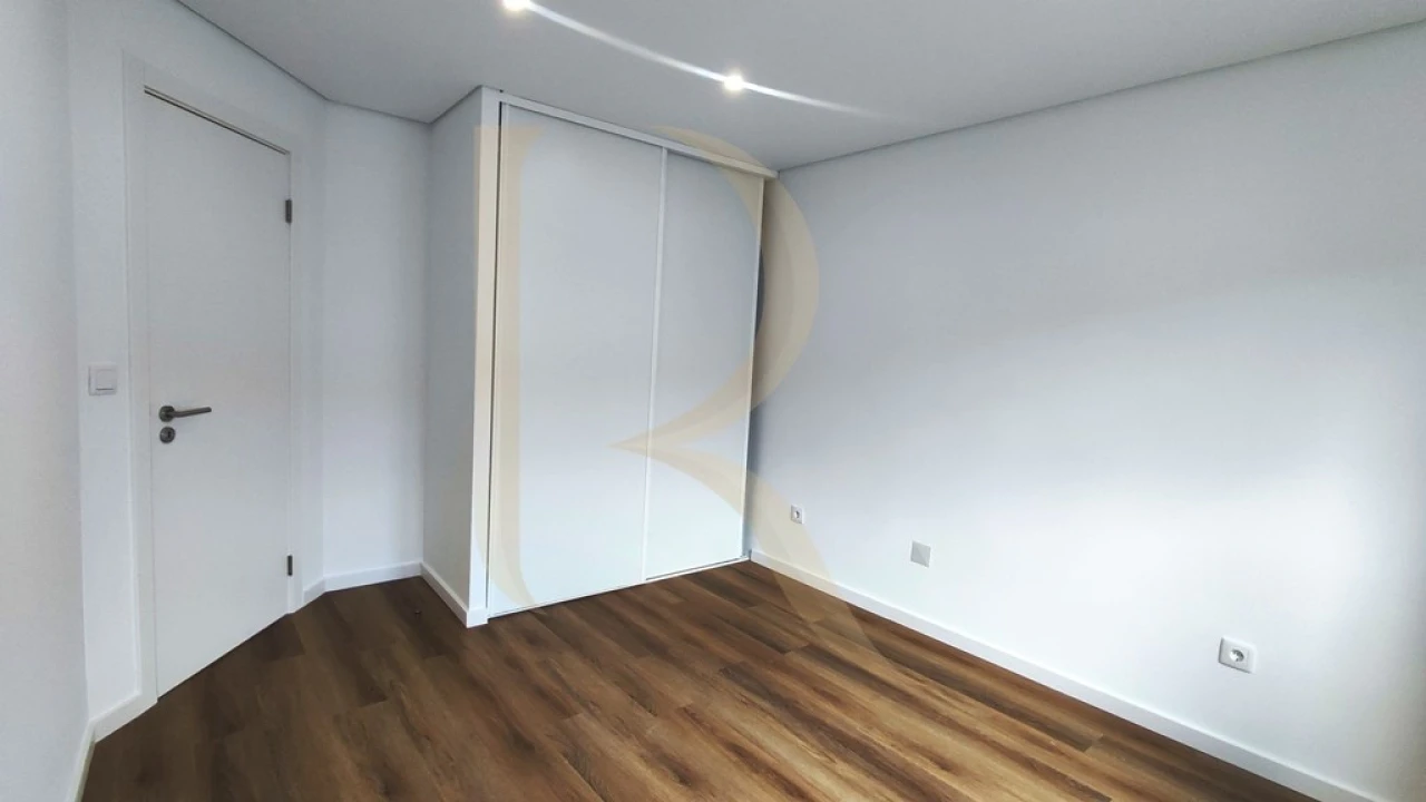 Apartamento T3 para Venda em Almada, Cova da Piedade, Pragal e Cacilhas Foto 15