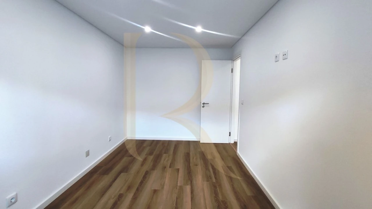 Apartamento T3 para Venda em Almada, Cova da Piedade, Pragal e Cacilhas Foto 17