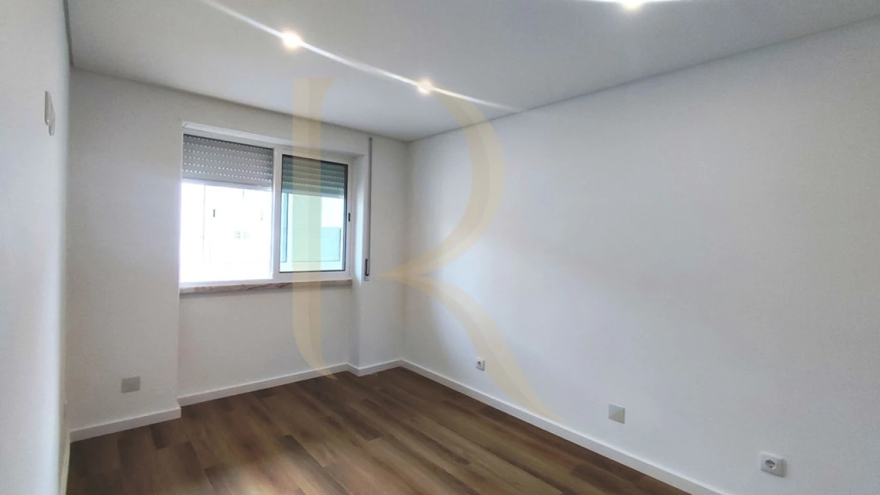 Apartamento T3 para Venda em Almada, Cova da Piedade, Pragal e Cacilhas Foto 18