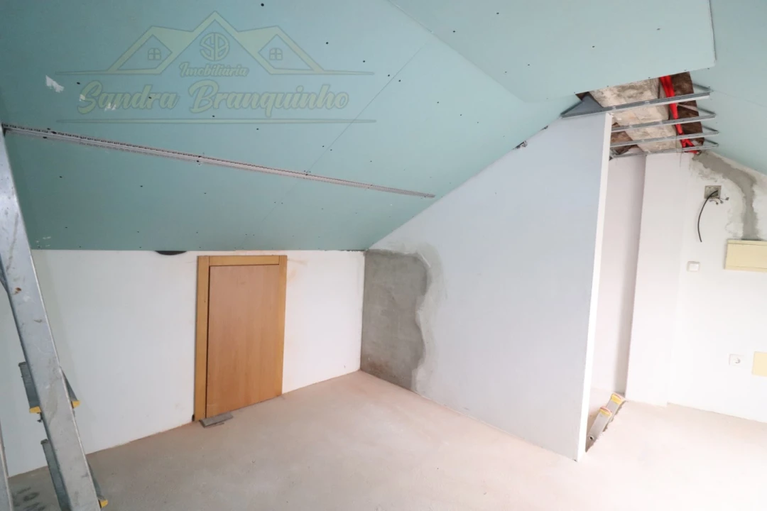 Prédio para Venda em Ramalhal Foto 18