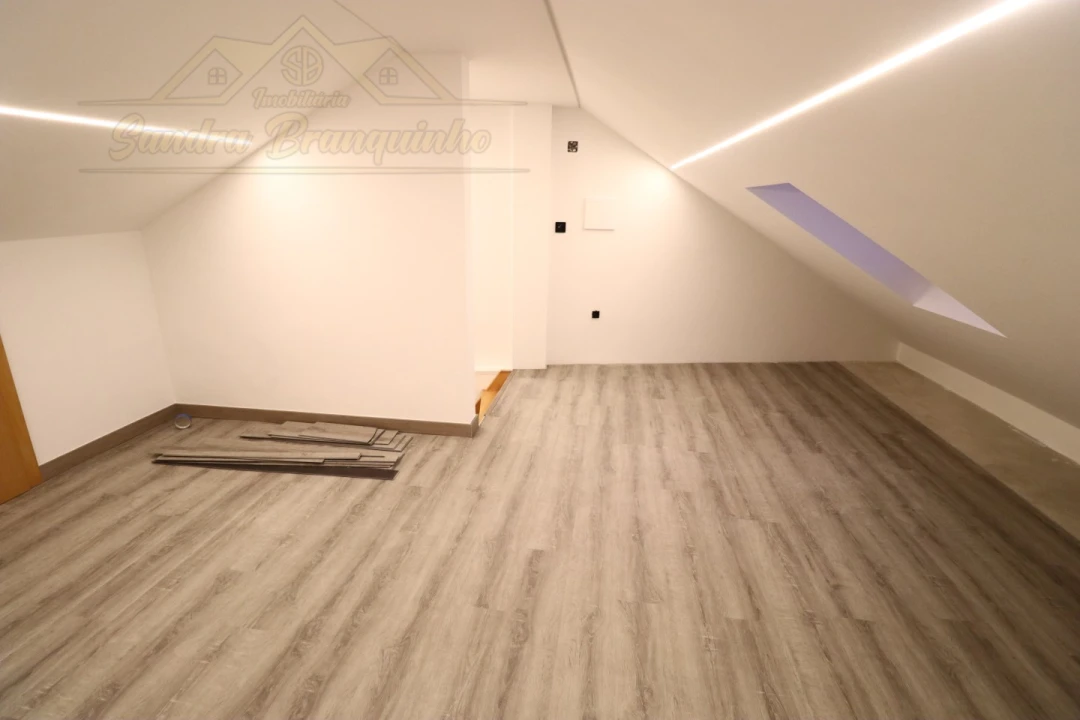 Prédio para Venda em Ramalhal Foto 47