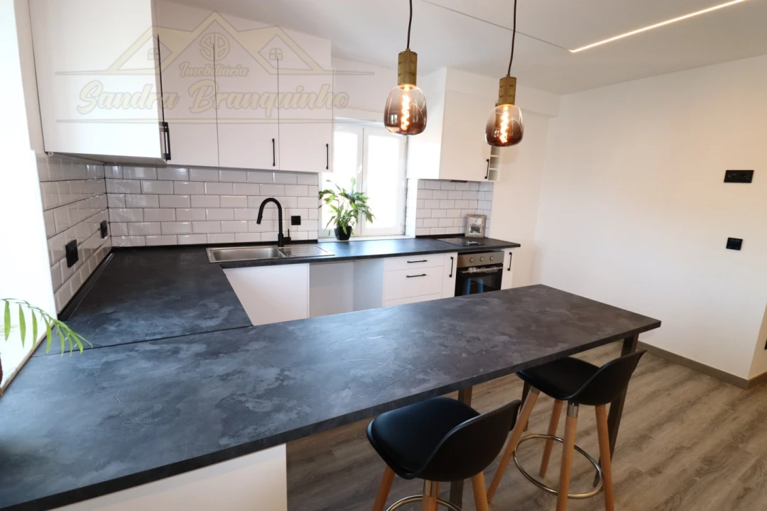 Prédio para Venda em Ramalhal Foto 14