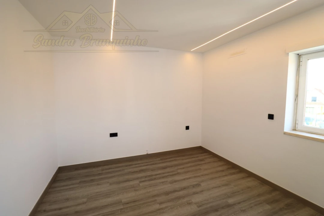 Prédio para Venda em Ramalhal Foto 19