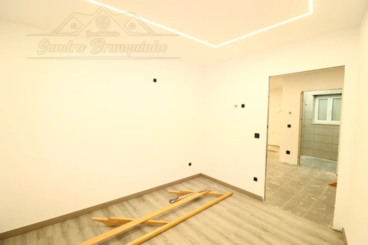 Prédio para Venda em Ramalhal Foto 35