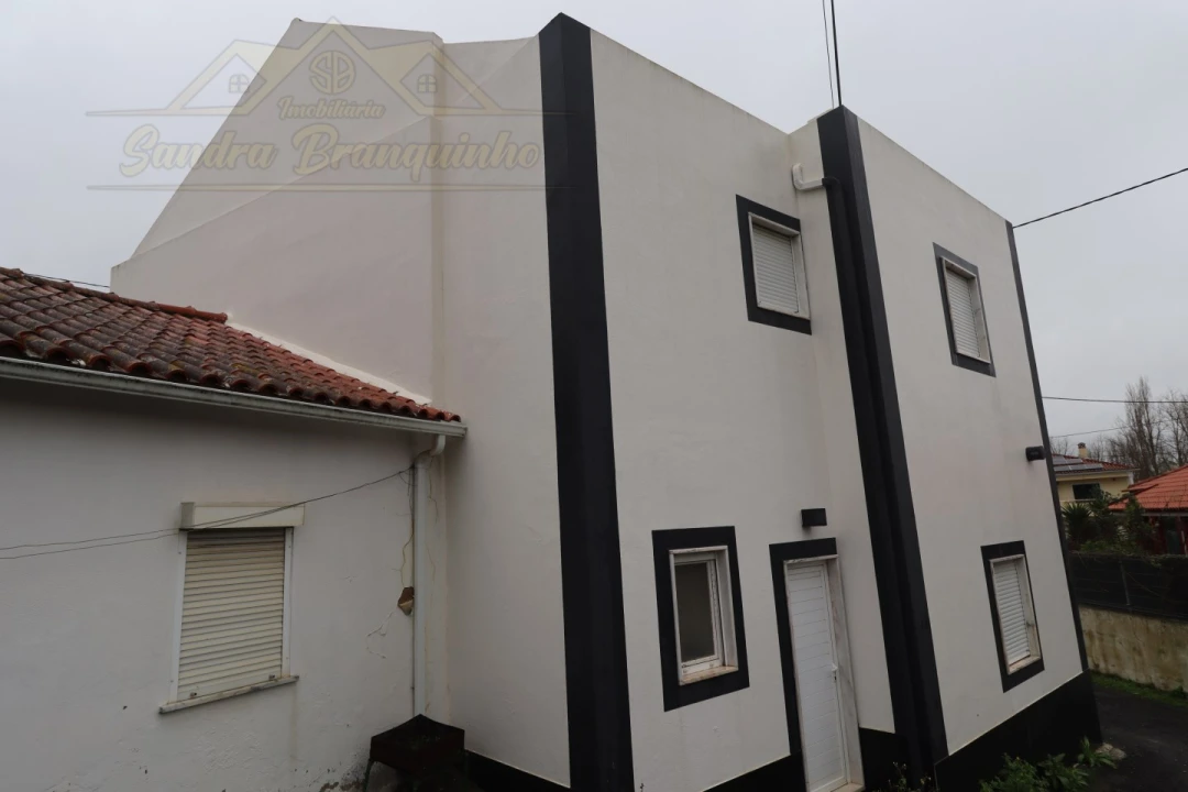 Apartamento T1 para Venda em Ramalhal Foto 1