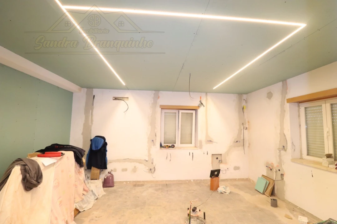 Apartamento T1 para Venda em Ramalhal Foto 4