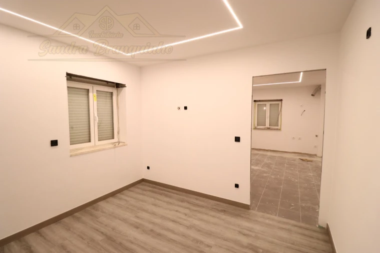 Apartamento T1 para Venda em Ramalhal Foto 12
