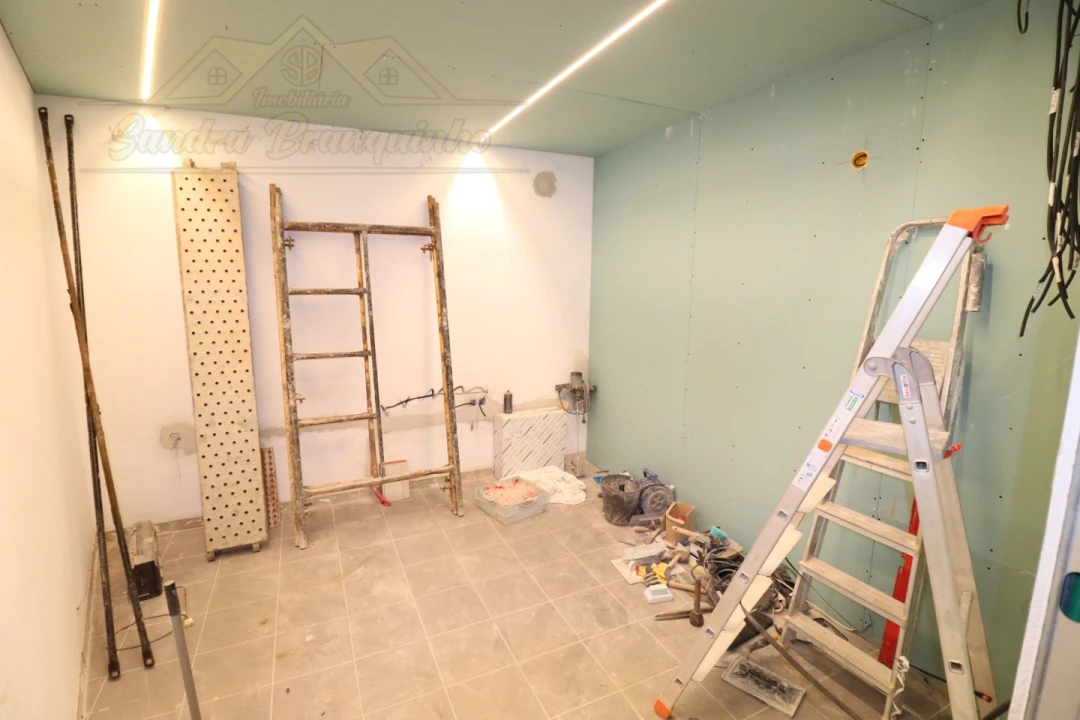 Apartamento T2 para Venda em Ramalhal Foto 3