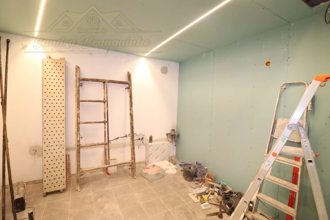 Apartamento T2 para Venda em Ramalhal Foto 4