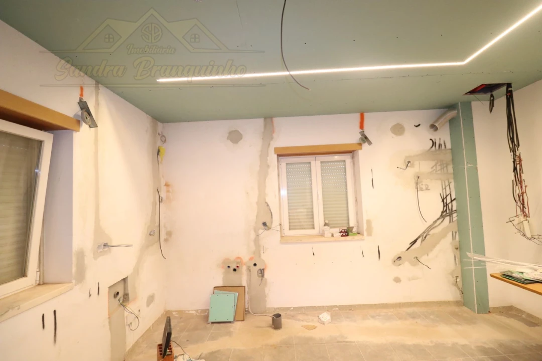 Apartamento T2 para Venda em Ramalhal Foto 11