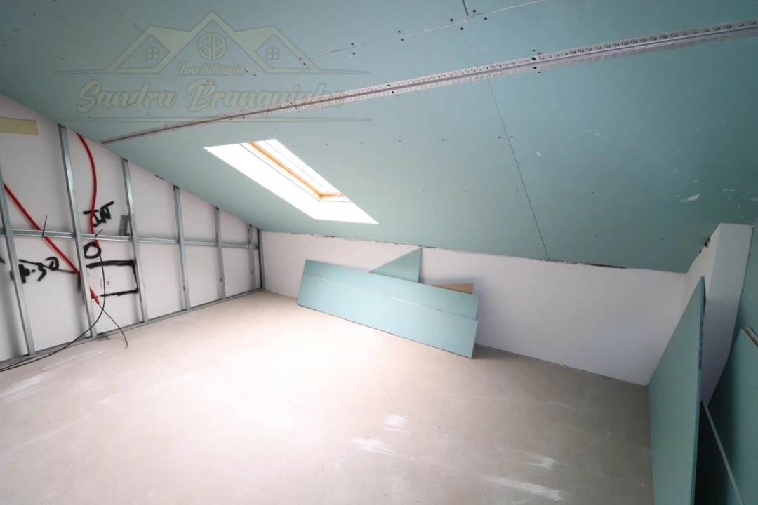 Apartamento T2 para Venda em Ramalhal Foto 18