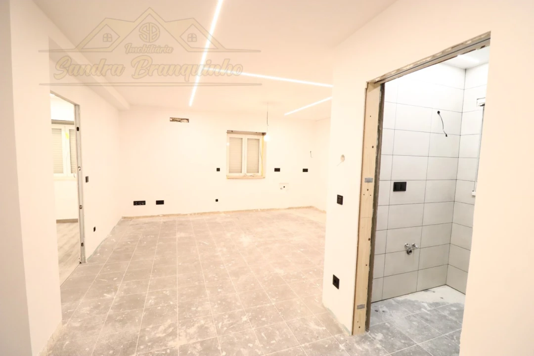 Apartamento T2 para Venda em Ramalhal Foto 36