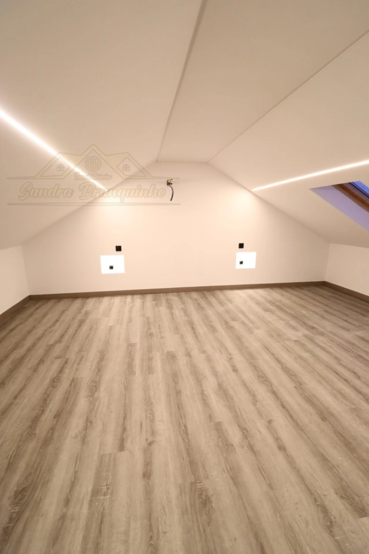 Apartamento T2 para Venda em Ramalhal Foto 44