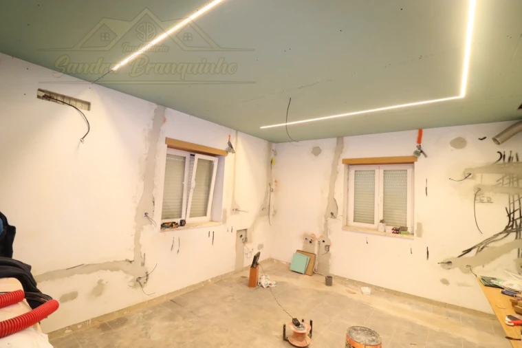 Apartamento T2 para Venda em Ramalhal Foto 8