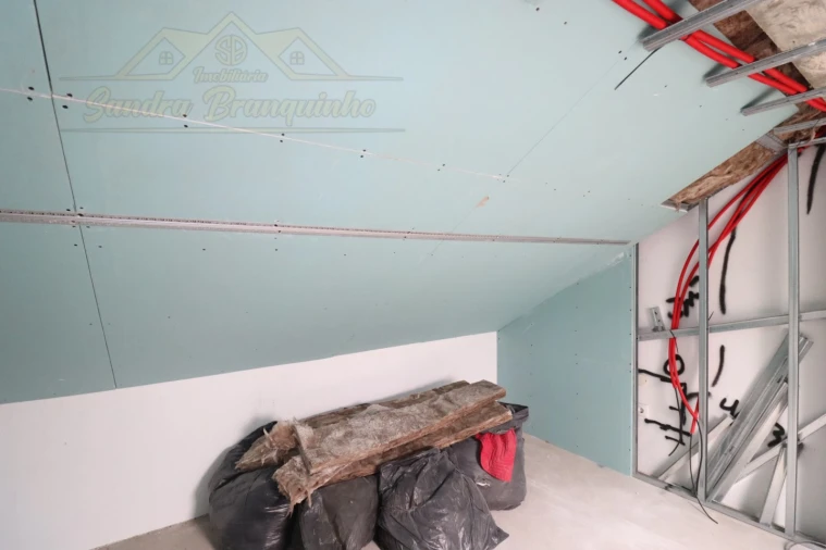 Apartamento T2 para Venda em Ramalhal Foto 20