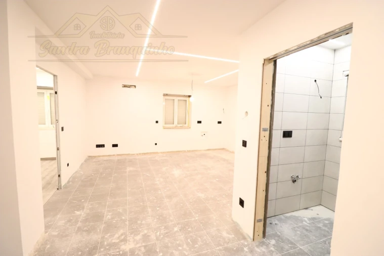 Apartamento T2 para Venda em Ramalhal Foto 36