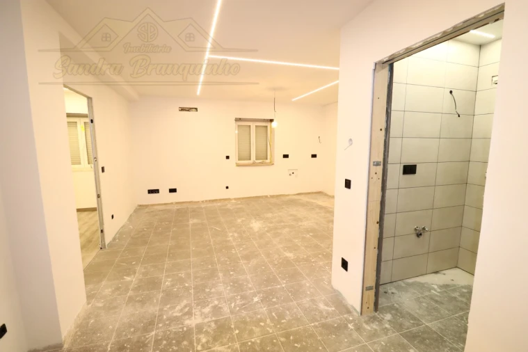 Apartamento T2 para Venda em Ramalhal Foto 37