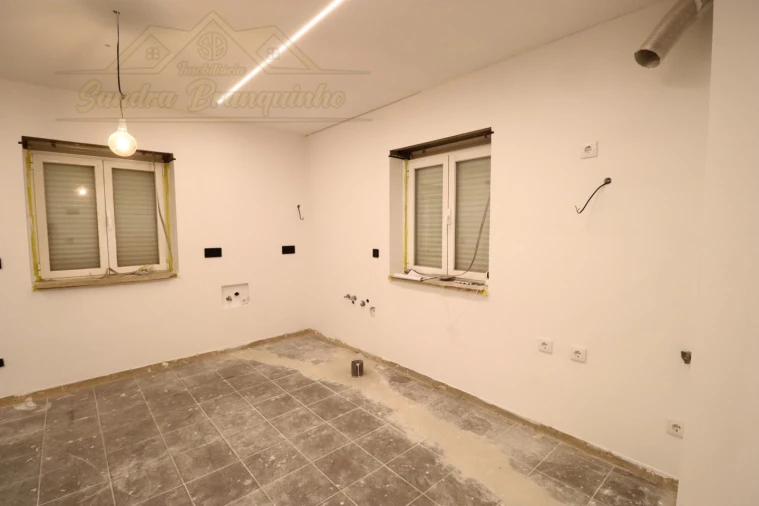 Apartamento T2 para Venda em Ramalhal Foto 48