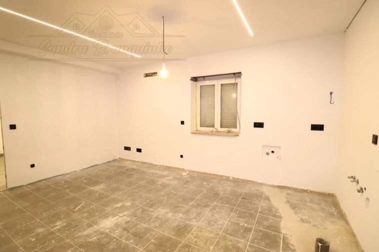 Apartamento T2 para Venda em Ramalhal Foto 49