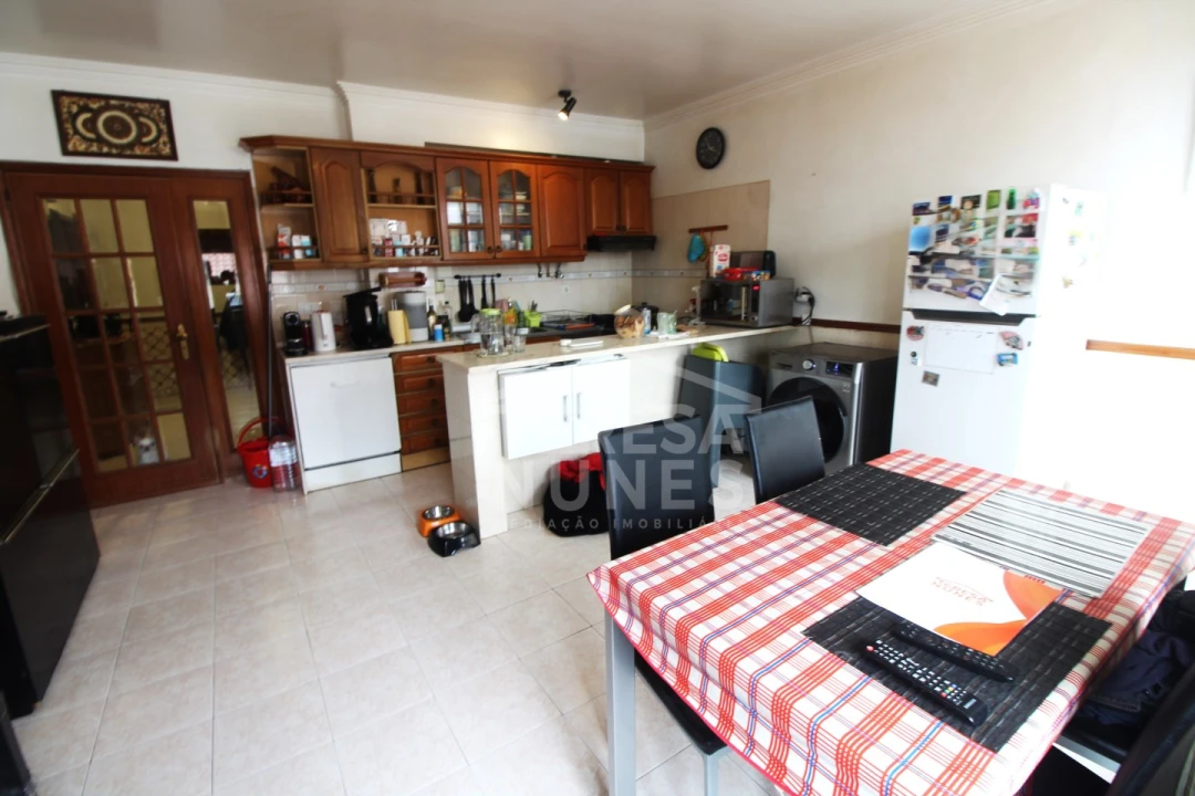 Apartamento T2 para Venda em Charneca de Caparica e Sobreda Foto 1