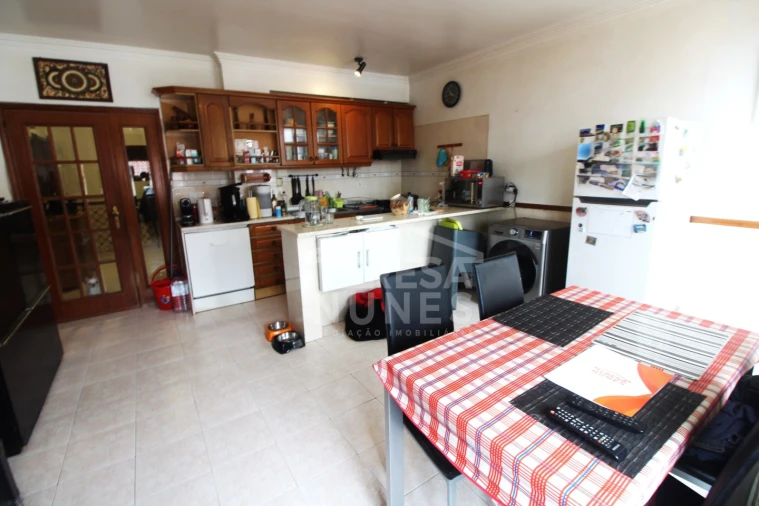 Apartamento T2 para Venda em Charneca de Caparica e Sobreda