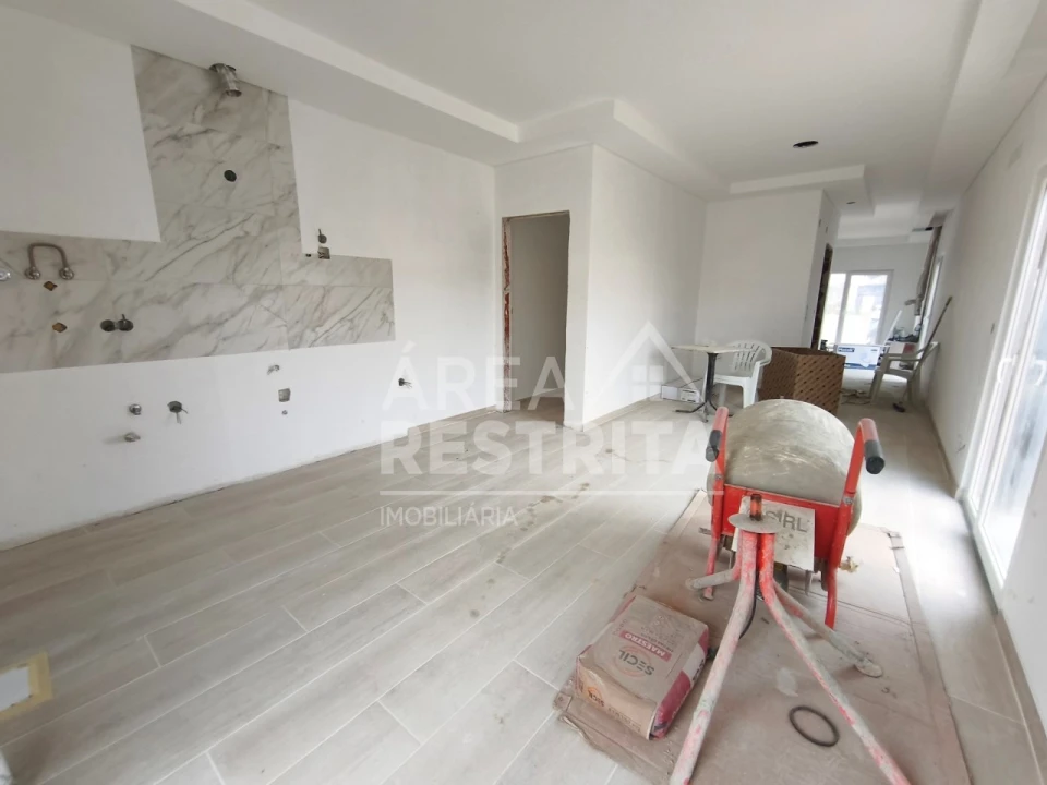Moradia T4 para Venda em Fernao Ferro Foto 8
