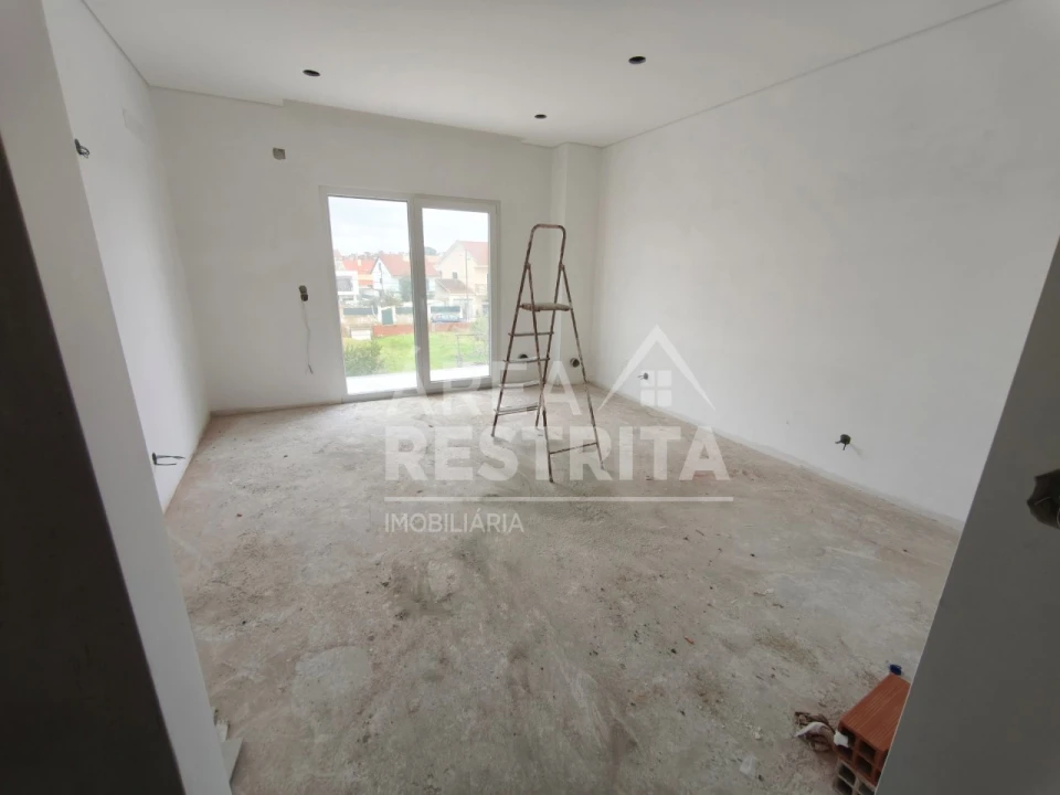 Moradia T4 para Venda em Fernao Ferro Foto 12