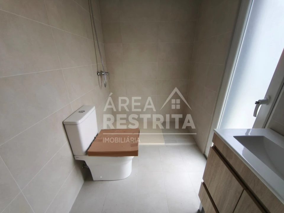 Moradia T4 para Venda em Fernao Ferro Foto 15