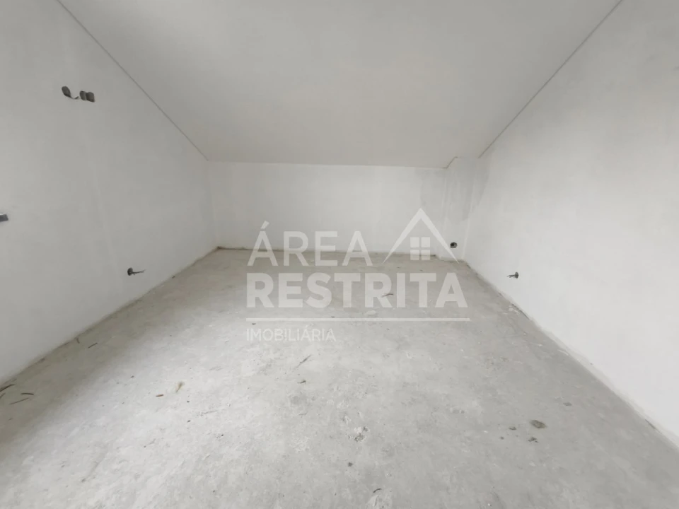 Moradia T4 para Venda em Fernao Ferro Foto 18