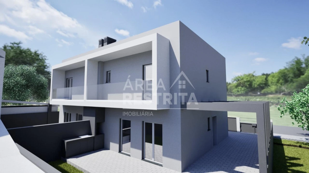 Moradia T4 para Venda em Fernao Ferro Foto 1