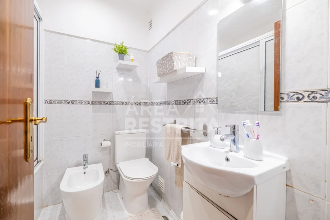 Moradia T3 para Venda em Quinta do Conde Foto 9