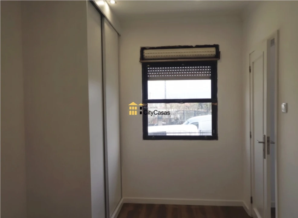 Moradia T2 para Venda em Oliveira do Douro Foto 11