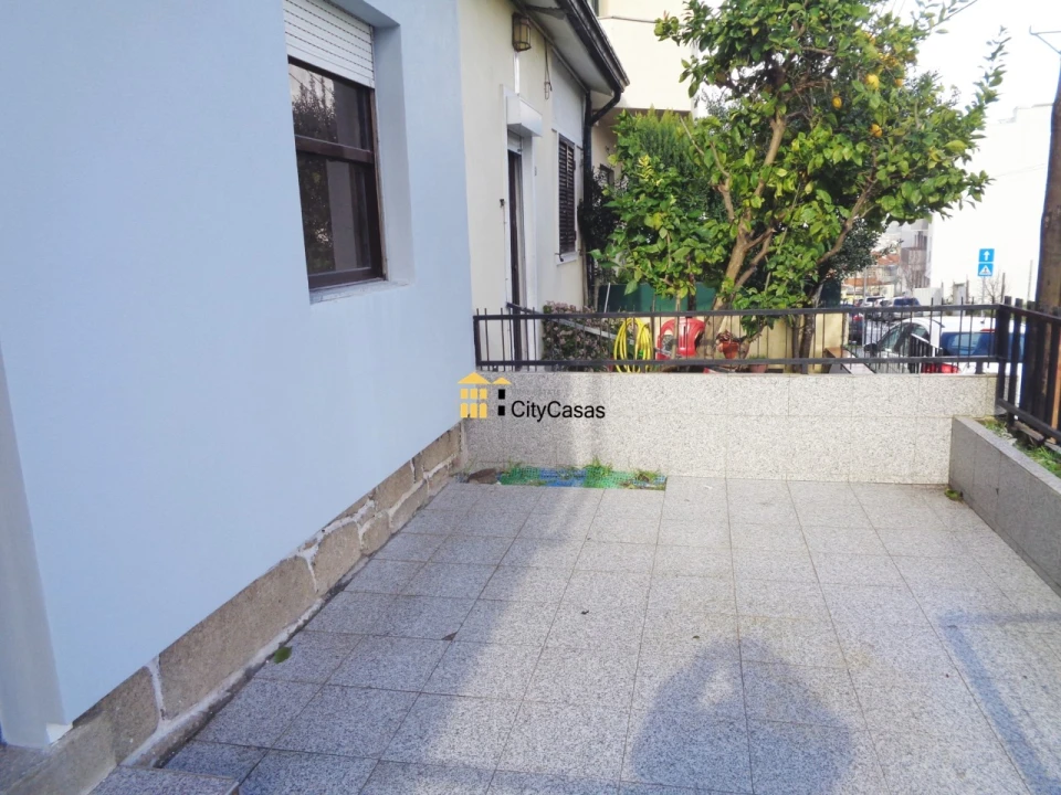 Moradia T2 para Venda em Oliveira do Douro Foto 13