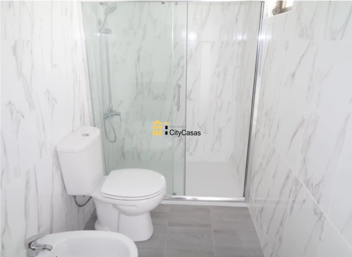 Moradia T2 para Venda em Oliveira do Douro Foto 7