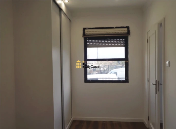 Moradia T2 para Venda em Oliveira do Douro Foto 11