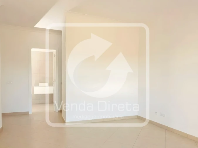 Moradia T4 para Venda em Budens Foto 21