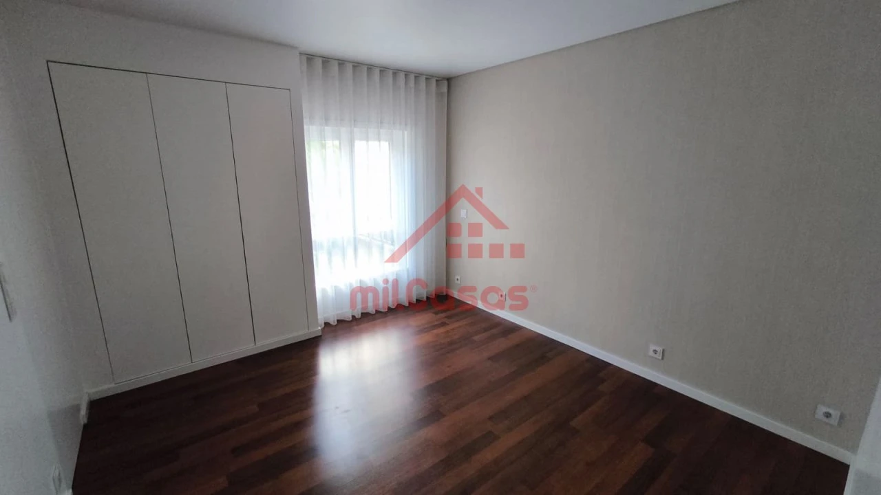 Apartamento T2 para Arrendamento em Lumiar Foto 24