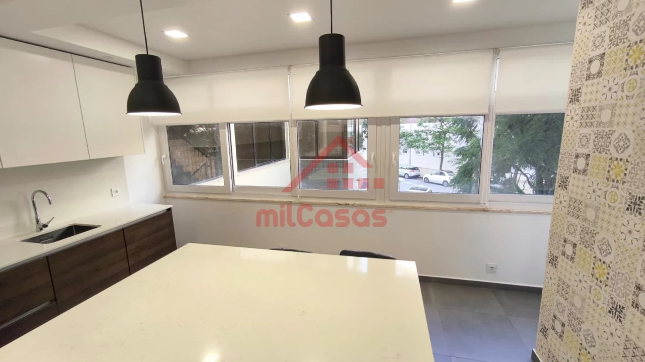 Apartamento T2 para Arrendamento em Lumiar Foto 9