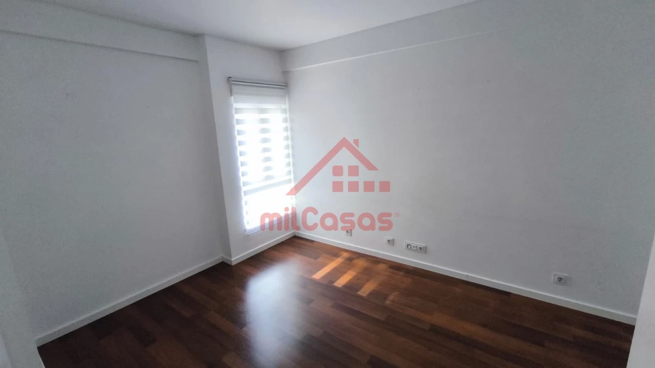 Apartamento T2 para Arrendamento em Lumiar Foto 25