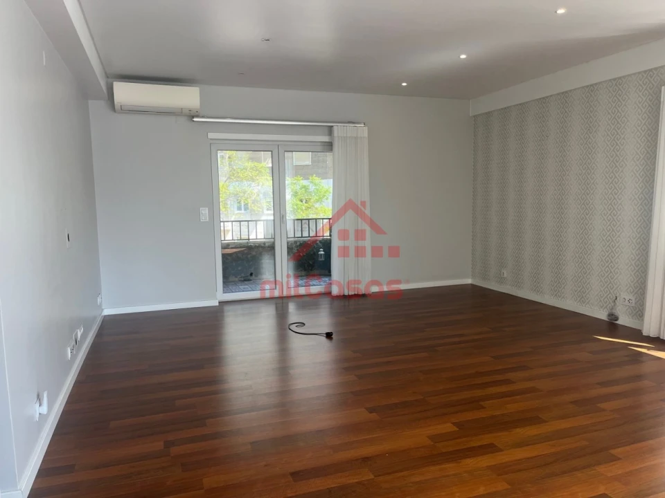 Apartamento T2 para Arrendamento em Lumiar Foto 6