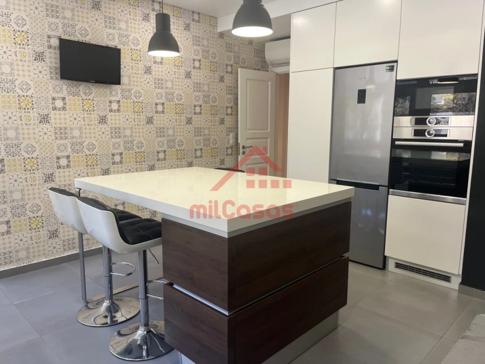 Apartamento T2 para Arrendamento em Lumiar Foto 11