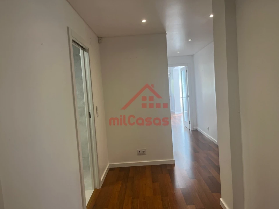 Apartamento T2 para Arrendamento em Lumiar Foto 16