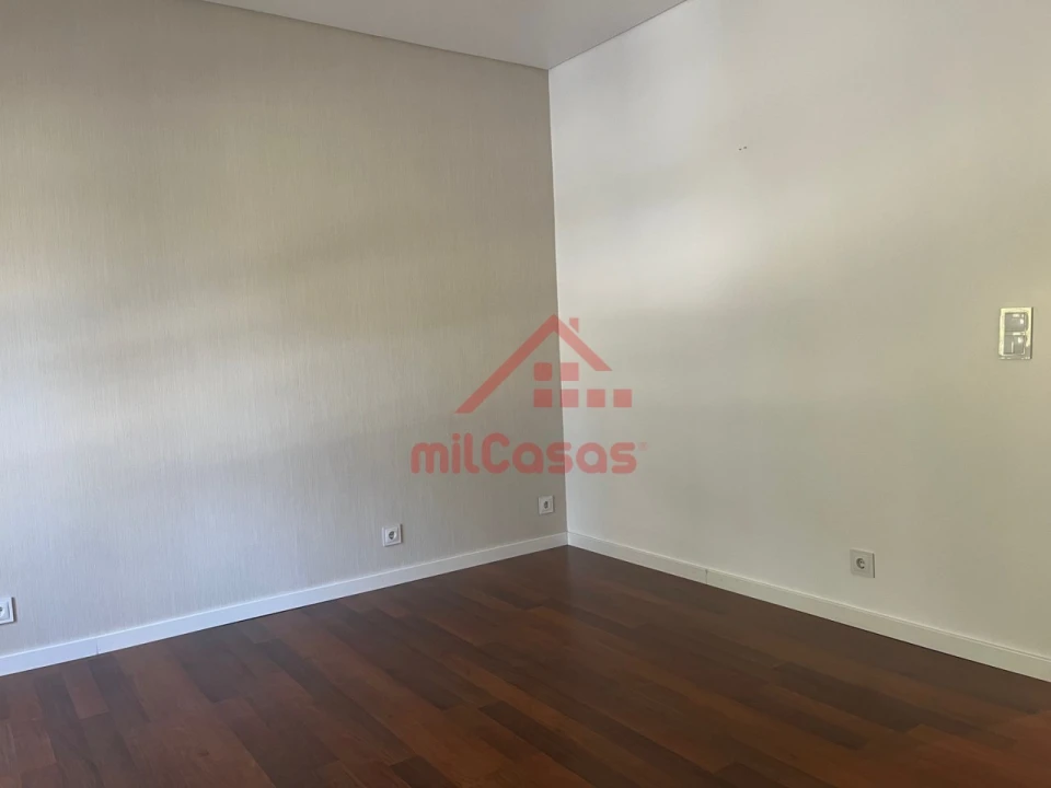 Apartamento T2 para Arrendamento em Lumiar Foto 20