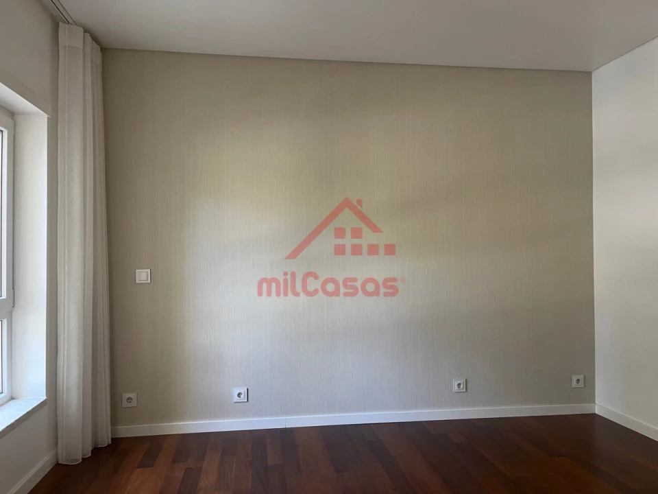 Apartamento T2 para Arrendamento em Lumiar Foto 21