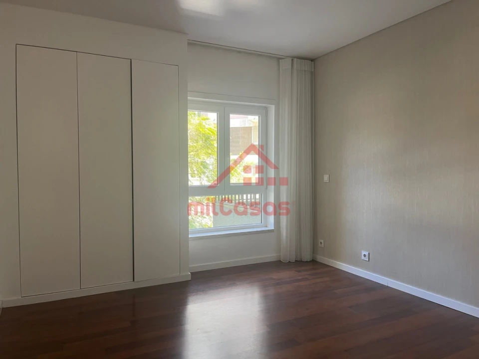 Apartamento T2 para Arrendamento em Lumiar Foto 26