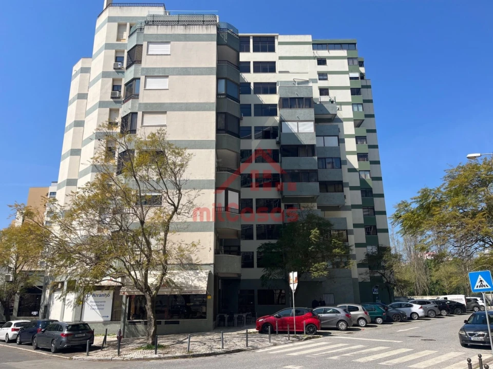 Apartamento T2 para Arrendamento em Lumiar Foto 32