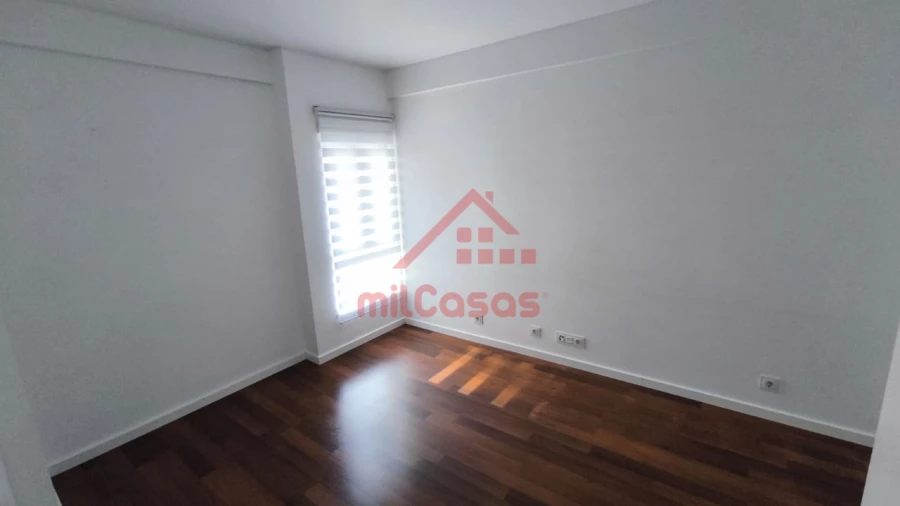 Apartamento T2 para Arrendamento em Lumiar Foto 25