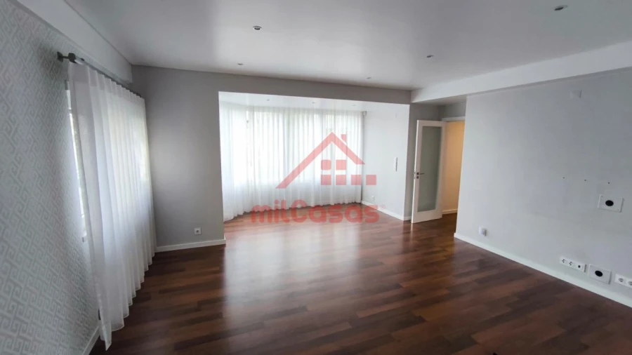 Apartamento T2 para Arrendamento em Lumiar Foto 5