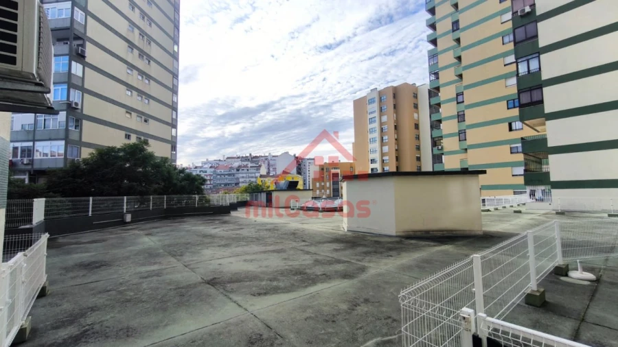 Apartamento T2 para Arrendamento em Lumiar Foto 34